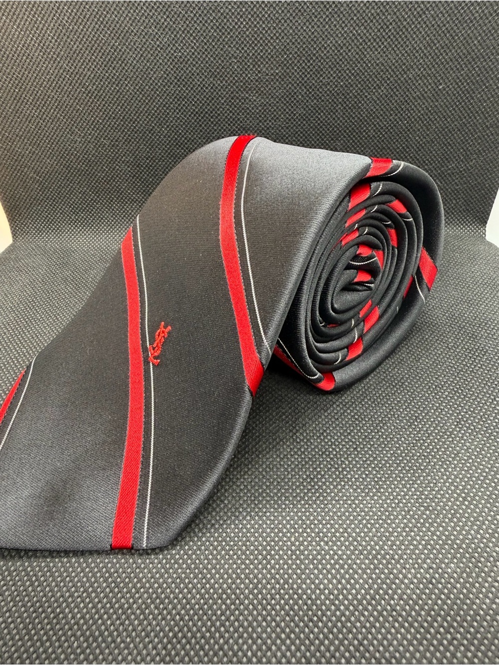 Yves Saint Laurent YSL Tie Black Red Striped 55x3.25 Classic